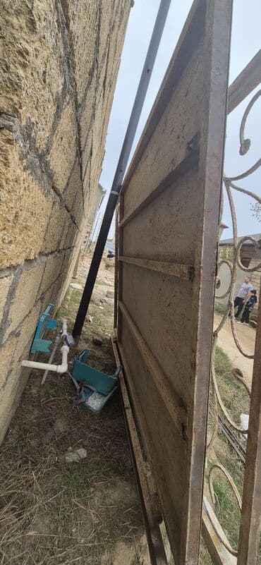 qaraj darvazasi: İşlənmiş Dəmir Həyət darvazası, Yana açılan, Mexaniki, rəng - Boz, Kredit yoxdur, Ünvandan götürmə — 3