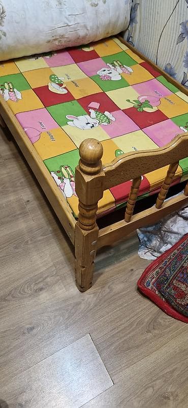 Oğlan və qız üçün, Çarpayı, Bazasız, Matras ilə, Siyirməsiz