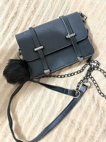 Qara rəngli zəncirli çiyin/çapraz çanta - Material: yumşaq teksturalı