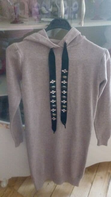 dəst geyimlər: Qadın geyimləri dəsti – müxtəlif modellər 1) Kapüşonlu trikotaj — 1