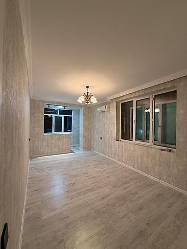 1 otaqlı studio tipli mənzil. Aşağıdakı xüsusiyyətlərə malikdir: - Zal