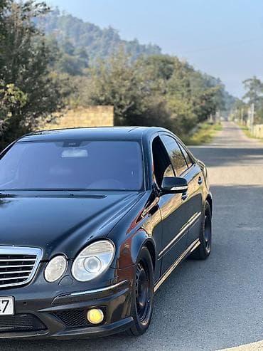 arxa spoyler: Mercedes-Benz E 320: 3.2 l | 2004 il Sedan — 5