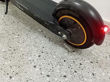 Elektrik nəqliyyatı: Sukuter 200 azn zerqasi var cizixi var ay qoyan yer soylup biraz ama — 4