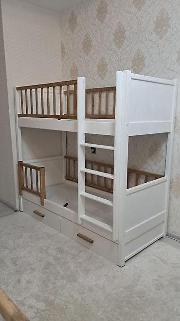 Кровати из чистого качественного дерева ручная аккуратная работа