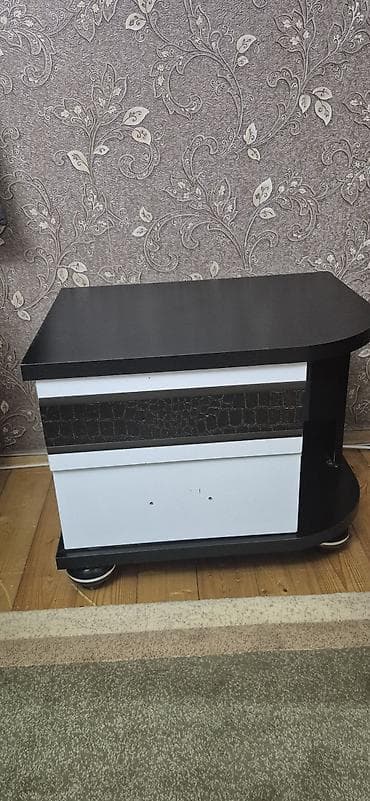 elvan metal qebulu: Oval masa, Açılmayan, Təkərli, Sadə laminat — 1