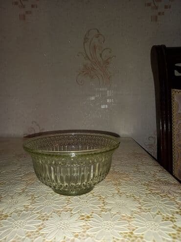 hesam qablari: Rusiyanın 1980-cı illər Urşel zavodunun istehsalı olan vazalar. 4 — 2