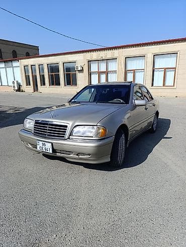 bmw e36 kuza: Mercedes-Benz C-Class: 2.3 l | 1998 il Sedan — 2