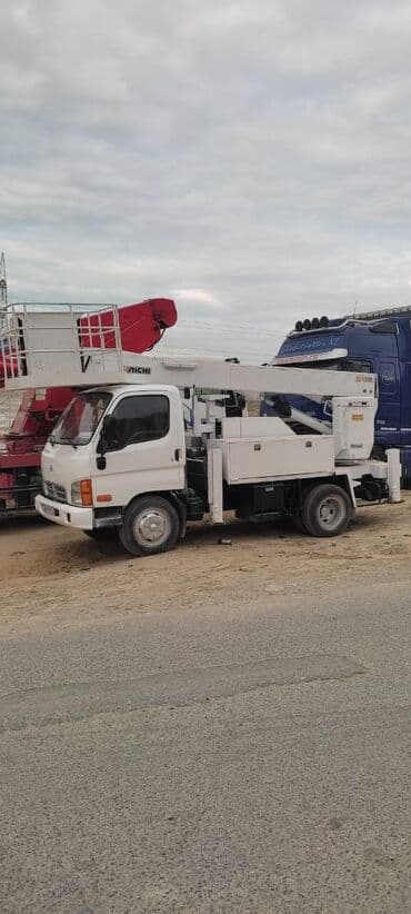 kənd təsərrufatı texnikalarının satışı: Avto sebet. tok sistem. üst matoru da var. kenardan idare etme pultu — 1