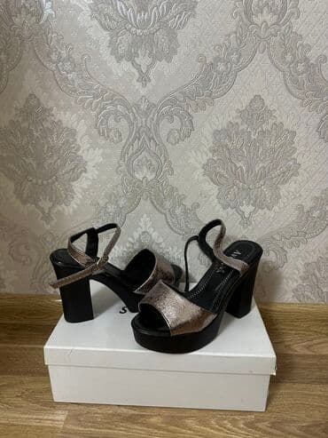 tekstil uşaq şəp şəpləri: 1 dəfə geyinilib. 36 razmer çox rahatdır — 1