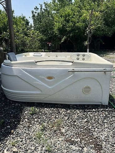 hamam qapları: Hidromasajlı vanna/jakuzi – akril korpuslu, ağ rəngli, bir nəfərlik — 1