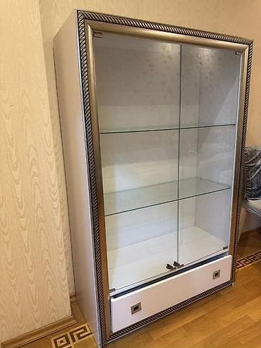 ruminya mebelleri: Qonaq otağı üçün mebel dəsti Tərkib: - Geniş güzgülü konsol/komod — 2