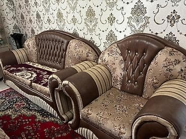 dəri divanlar: Klassik üslubda salon dəsti Tərkib: - 1 ədəd 3 nəfərlik divan - 2 — 4