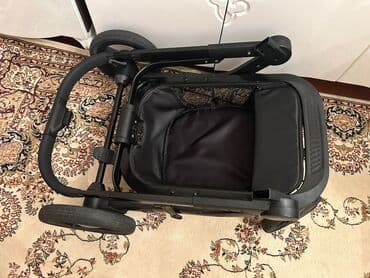 uşağ arabası: Uşaq arabası – qatlanan, yığcam və möhkəm konstruksiyalı. - Rəng — 3