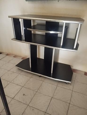 Düz TV altlığı, Polkalı, Laminat — 1