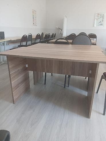 ofis stulları: 9 ədəd ofis masası/ parta 
1 ədəd 50 azn 
Əlaqə 051 989 10 84 — 1