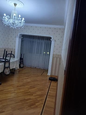 4 otaqlı ev alıram: Bakı, 8-ci mikrorayon, 4 otaqlı, Köhnə tikili, 110 kv. m — 8