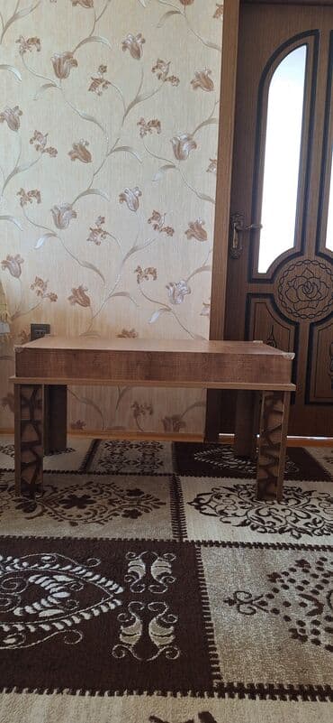 işlənmiş stol: Jurnal masası, İşlənmiş, Açılmayan, Dördbucaq masa — 3