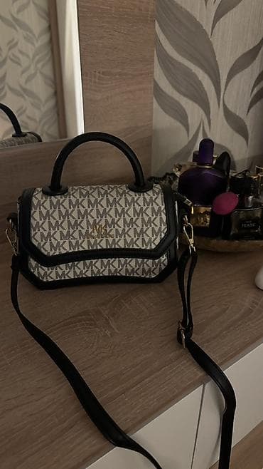 sumkalar 2025: Çiyin çantası, Michael Kors — 1