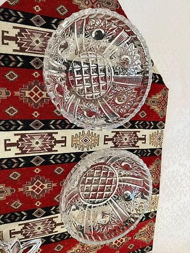 biskvit qabi: Qədim xrustal meyvə qabı.Çox az işlənib servant malıdır.Cütü 45 manat — 2