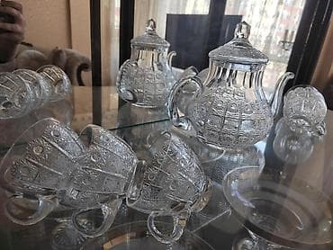 Xurustal 6 neferlik çay desti . Qiymet 330 azn .Unvan Yasamal — 2