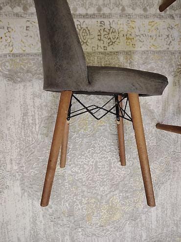 2 ədəd stul satılır. Əla vəziyyətdədir. 2si birgə 45manat.Unvan — 7