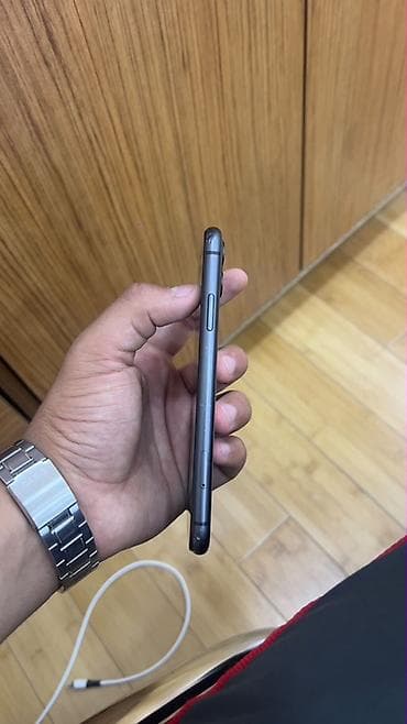 iphone 11 irsad: IPhone 11, Qara, Face ID — 3