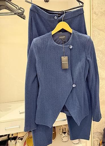 emperio armani: Italiyadan alinib ve geyinilmeyib. Emporio Armani qadın kostyumu – — 2