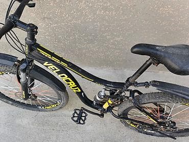 velosibedlər: 26 lıq velosiped satılır.Sadəcə arxa təkər işlənizməz haldadır.Yüngül — 4