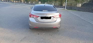 toyota corolla 2007 1.4 diesel: Hyundai Elantra: 1.8 l | 2012 il Sedan — 3