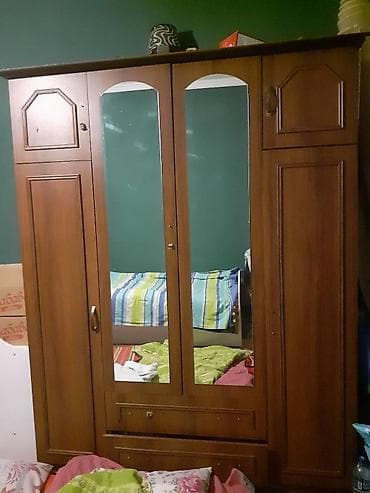 kravat satilir: Tecili satilir.4qapili dolab,1tek neferlik yataq.70manat,unvan mastaga — 1