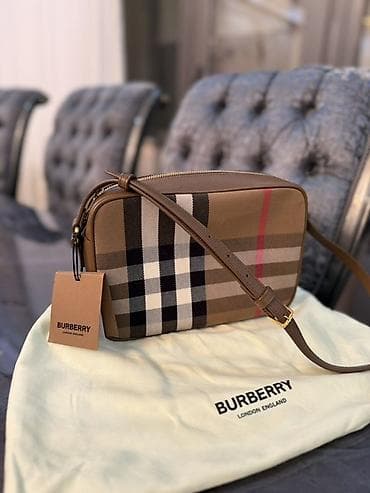 Сумки: Burberry çanta - öz qiyməti 1900 azndir. Endirim ilə 1240 azn-ə — 1