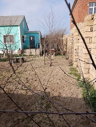 qresde satilan evler: Satılır: həyətyanı sahəli, təkmərtəbəli fərdi yaşayış evi sahəsi 5 sot — 2