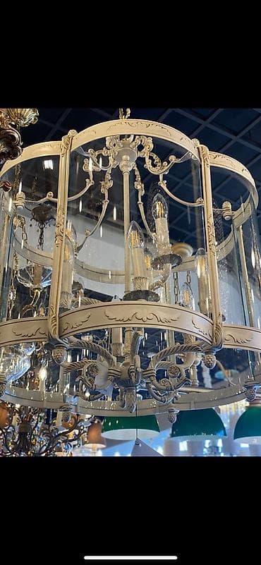Lüstür. Alinib 3500 avro, satilir 1800 manat. Ünvan Masazır*Tehi
