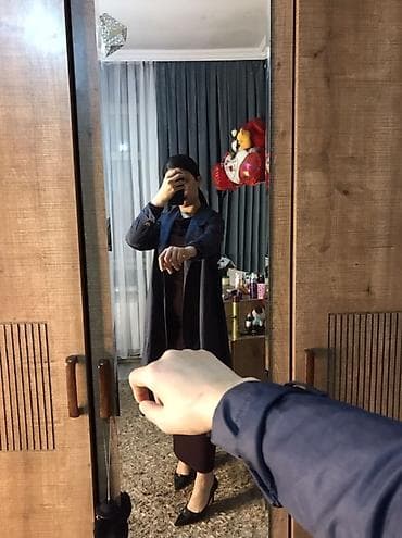 ayaqq: Qadın üst geyimləri seti - Uzun qara palto: Klassik düz kəsim, dizdən — 4