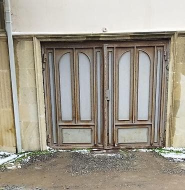 Dekorativ divar panelləri: Şveller karkaslı qaraj qapısı.

- En 250 sm, hündürlük 220 sm — 1