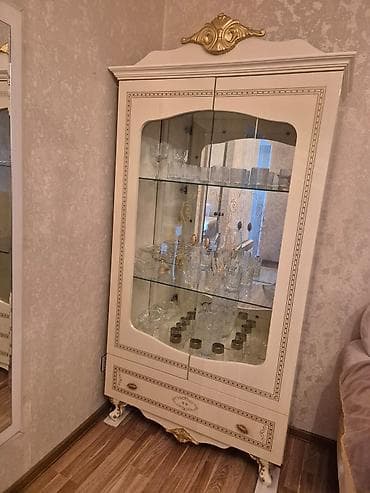 divan desti: Qonaq otağı dəsti – hamısı birlikdə Dəst tərkibi: - Künc divan: L — 2
