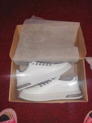 Новые. 41 размер. Покупал за 32 маната