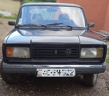 VAZ 2107, qara rəng, sedan kuzov Texniki və dizayn xüsusiyyətləri: -