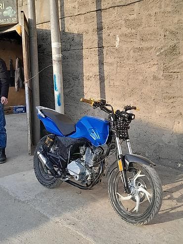 hava kompressoru: Şəhər içi üçün ideal, yığcam yol motosikleti. Xüsusiyyətlər: - Rəng — 6