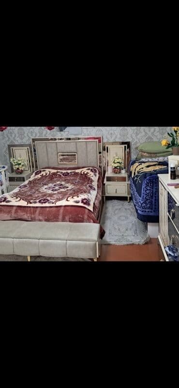 quba villa: Satılır: fərdi həyət evi Evde. Her bir seriyor var. 16 mkr kend — 5