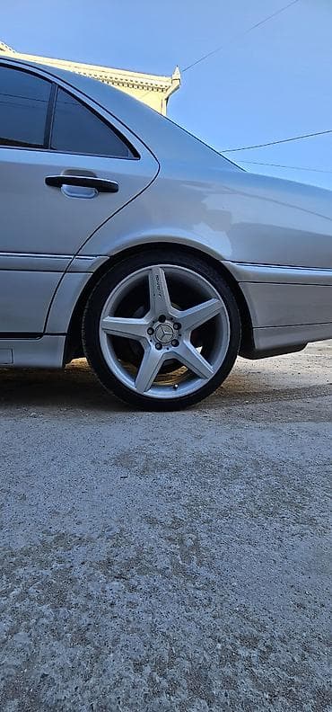Disk təkər AMG 235 / 35 / R 19, 5 Boltlu