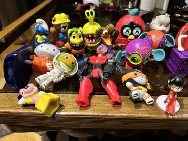 qız üçün oyuncaqlar: Mcdonald qiymet 3 - 5 azn arasi. minimum zakaz 15 azn Barter — 5