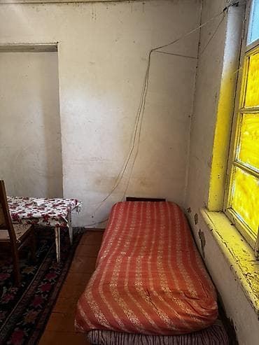 satışda olan evler: Bileceride plowad terefde bir otaq bir metbexi olan heyet evi kiraye — 2