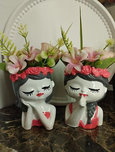 Vazalar: Dekorativ mini kompozisiyalar – gips vazalarda süni güllər.heykəllər — 10