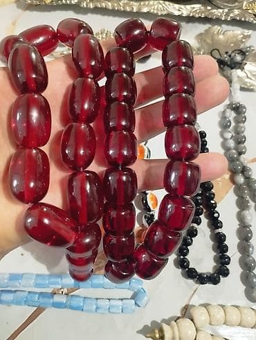 Məhsul: Təsbeh və muncuq dəstləri Təsvir: - Qırmızı şəffaf kəhrəba