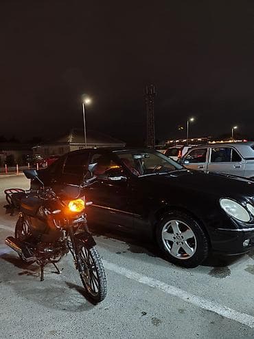 Nəqliyyat: Motosiklet rahat 80 90 gedir - Rəng: qara, qrafik detal və gümüş — 2