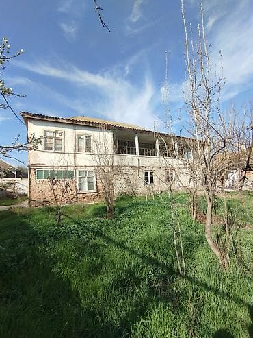 ucuz heyet evi: Ikimərtəbəli həyət evi və geniş torpaq sahəsi 6 sot 1 sot 120.000 — 4