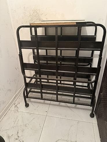 isdemis qapilar: Raskaduşka Satılır az işlənib. Ortopedik döşəyi ilə birlikdə qiymət 50 — 2