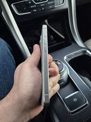 Компьютеры, ноутбуки и планшеты: IPhone 15 Pro, 256 ГБ, Серебристый, Face ID — 3