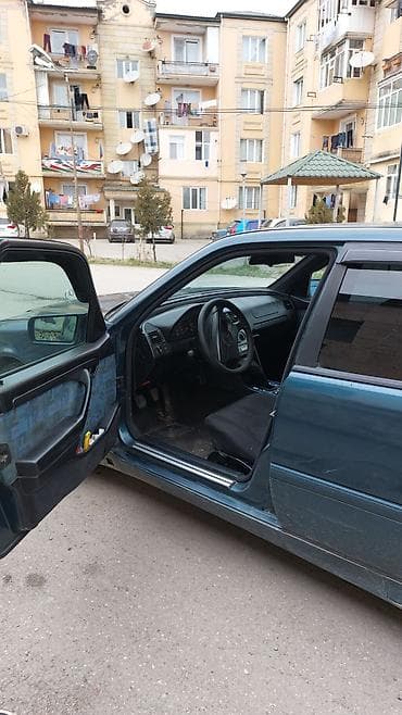 ikinci el guzguler: Mercedes-Benz sedan (W202 C-Class) - Kuzov: 4 qapılı sedan, tünd mavi — 6